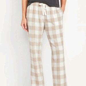 Old Navy Neutral Buffalo Mid-Rise Flannel Pajama Pants For Women